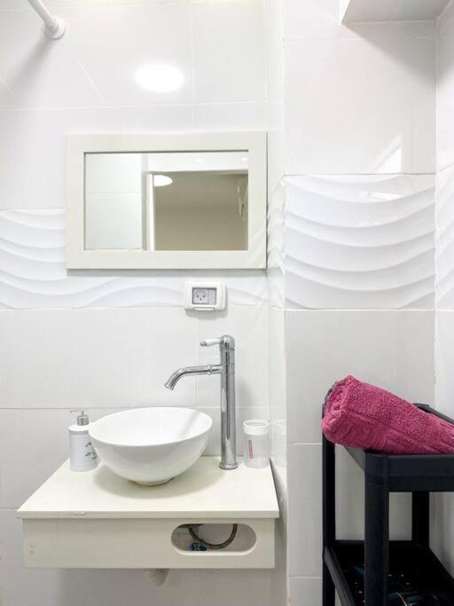 Seaside Cozy Apartment Haifa